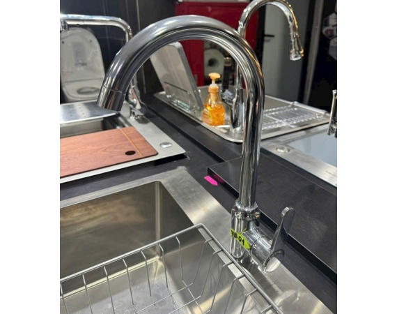 Vòi rửa bát cần cứng giá rẻ VB012