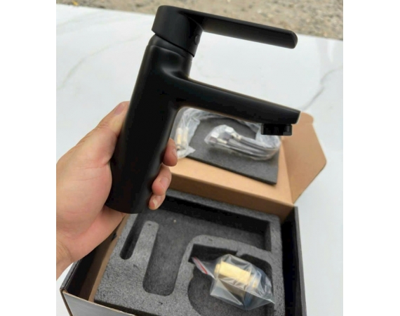 Vòi rửa mặt lavaobo màu đen HD1303B
